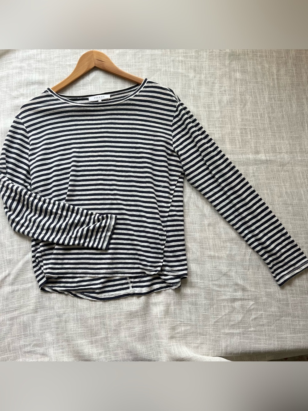 Frame Organic Linen Long Sleeve Tee